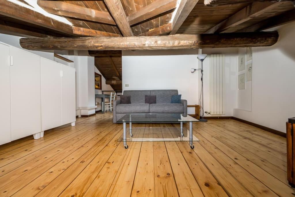 Wonderful Two Floors Apartment Milan Luaran gambar